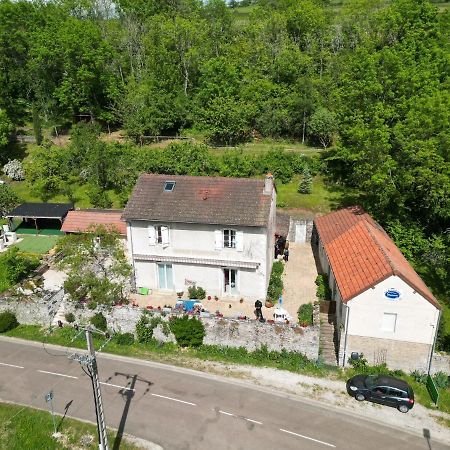 Gite La Providence Saint-Sernin-du-Plain Luaran gambar