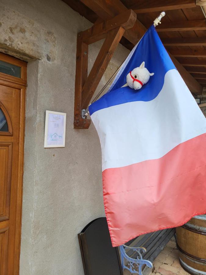 Gite La Providence Saint-Sernin-du-Plain Luaran gambar