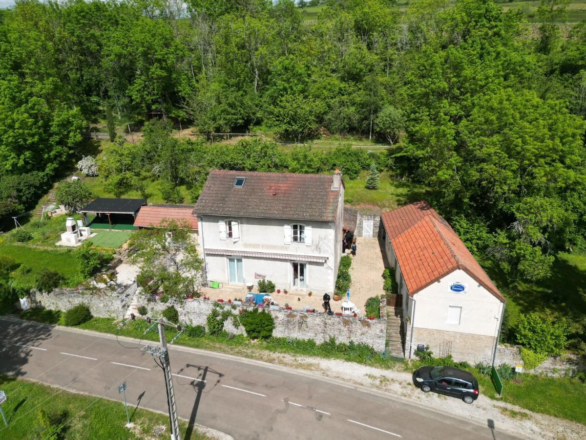 Gite La Providence Saint-Sernin-du-Plain Luaran gambar