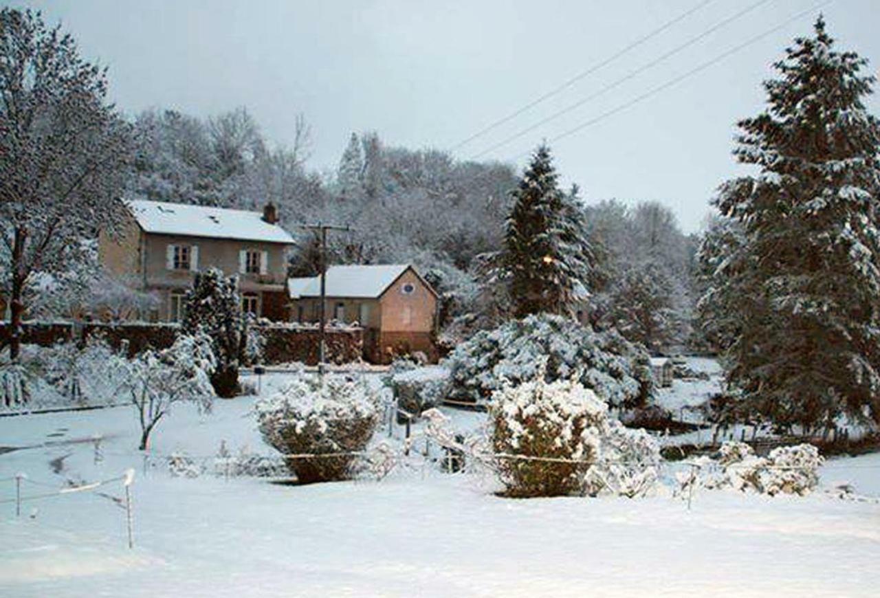 Gite La Providence Saint-Sernin-du-Plain Luaran gambar